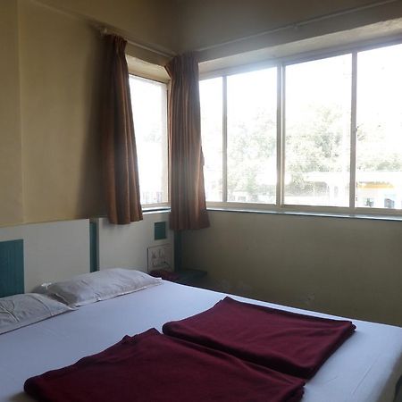 Hotel Sai Ratna Nāsik Eksteriør bilde