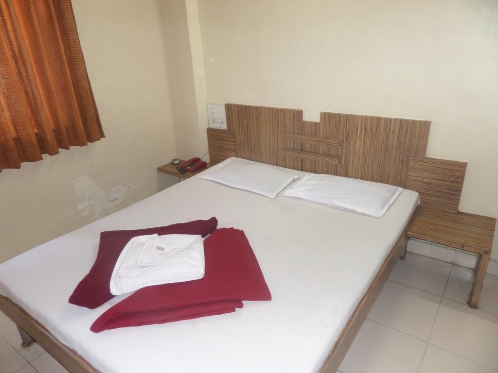Hotel Sai Ratna Nāsik Rom bilde